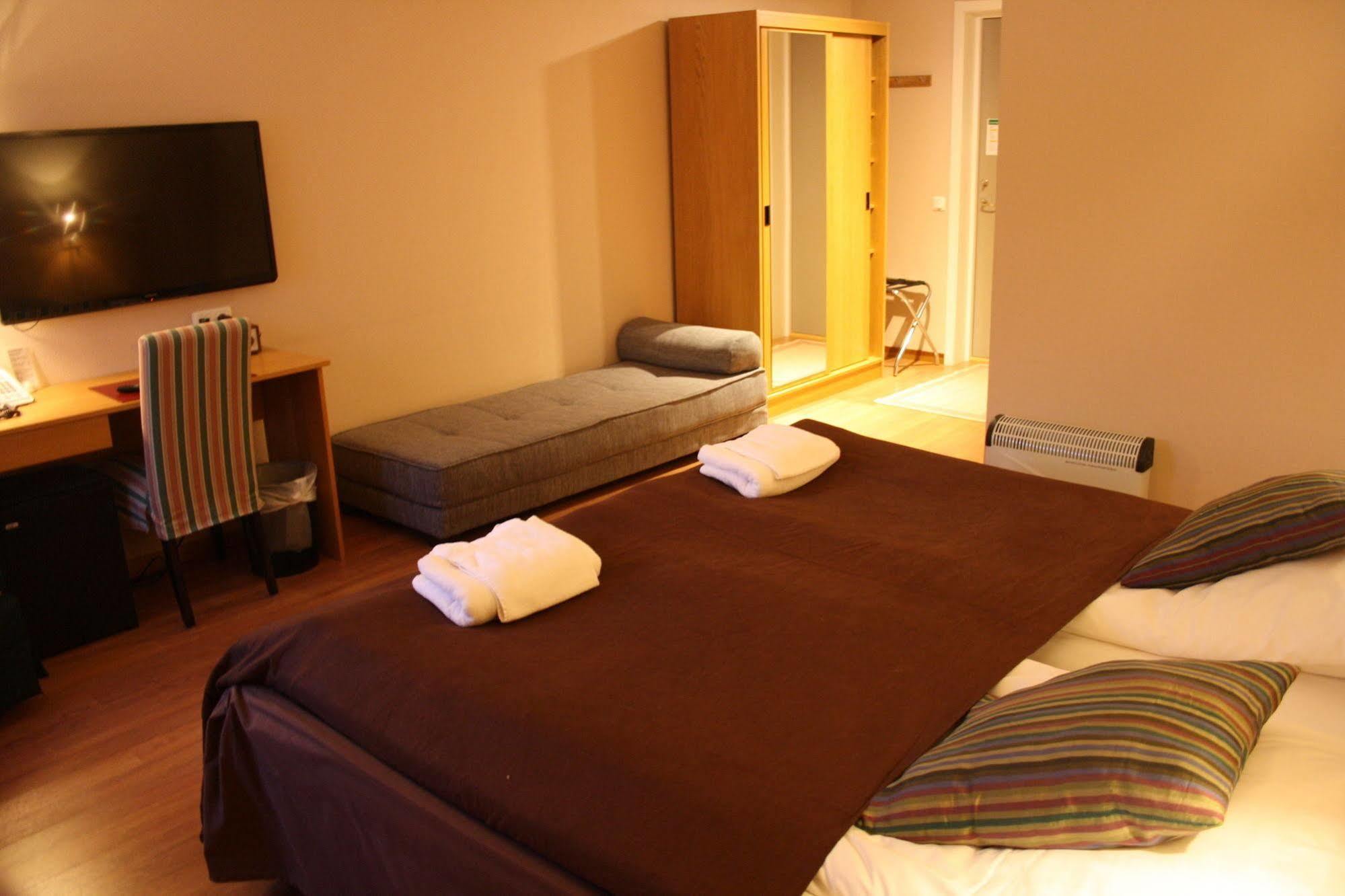 Hotell Lyktan 아르예플로그 외부 사진